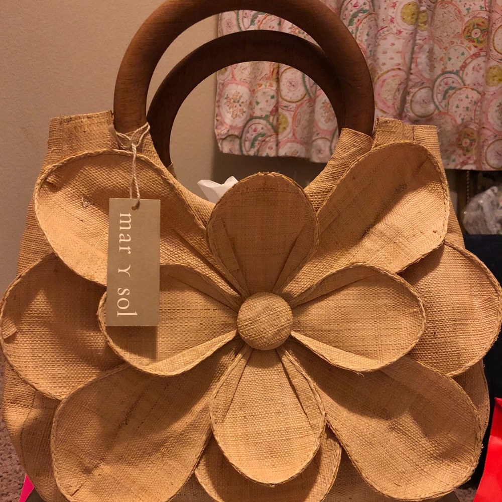 Straw handbag